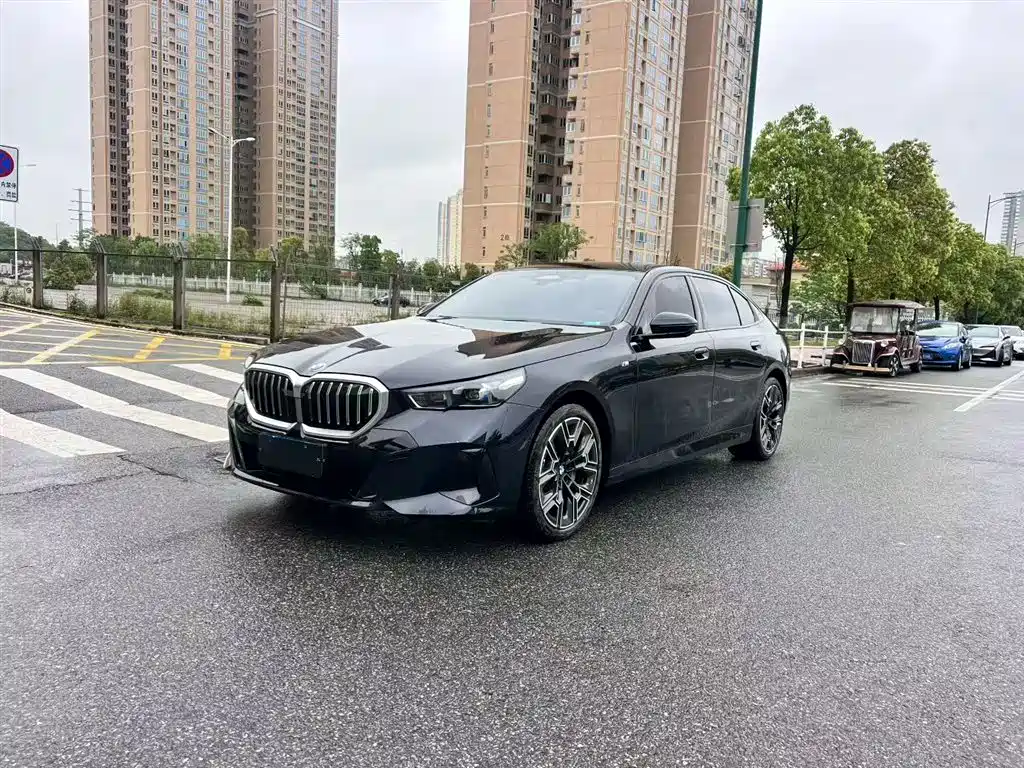 BMW 5 Series 2025