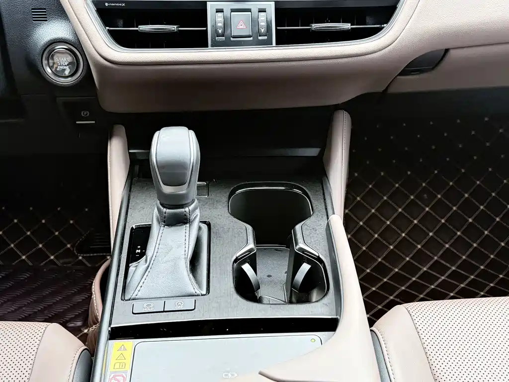 Lexus ES — миниатюра 15