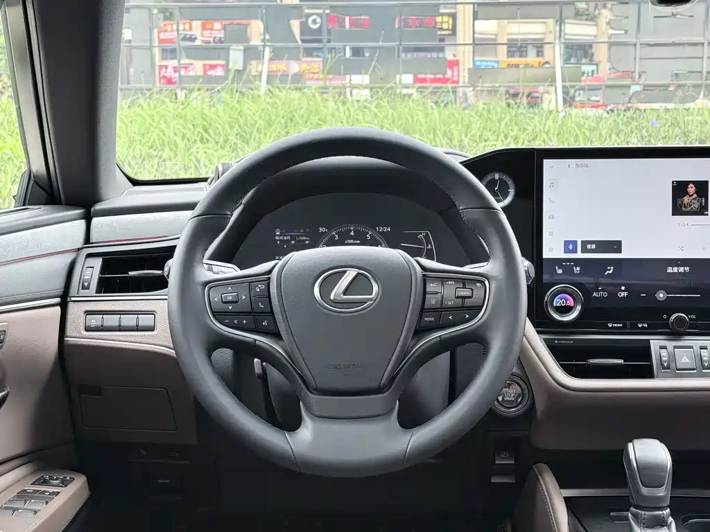 Lexus ES — миниатюра 12