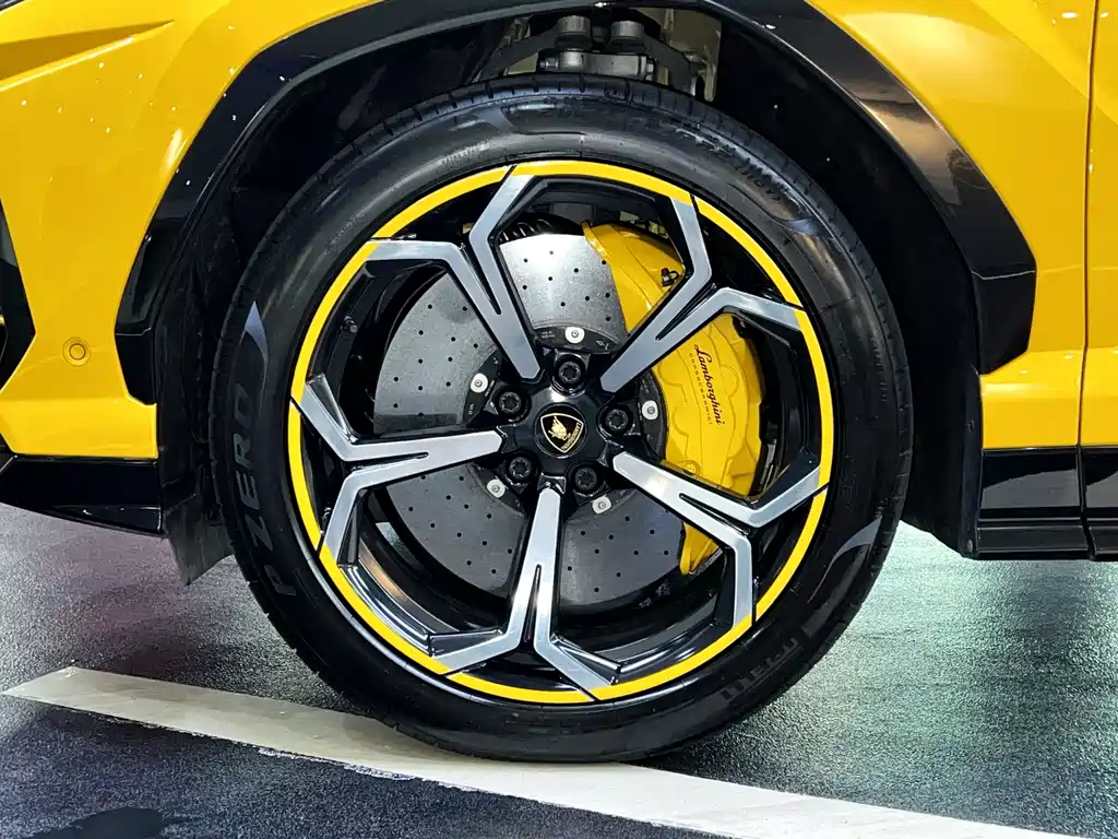 Lamborghini Urus — миниатюра 6
