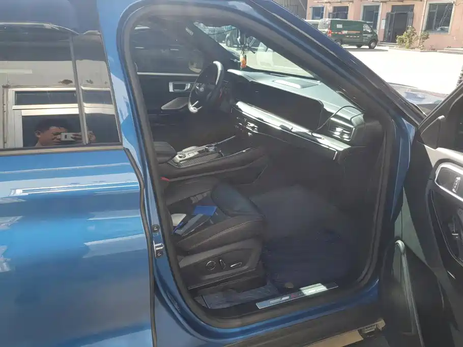 Ford Explorer — миниатюра 8
