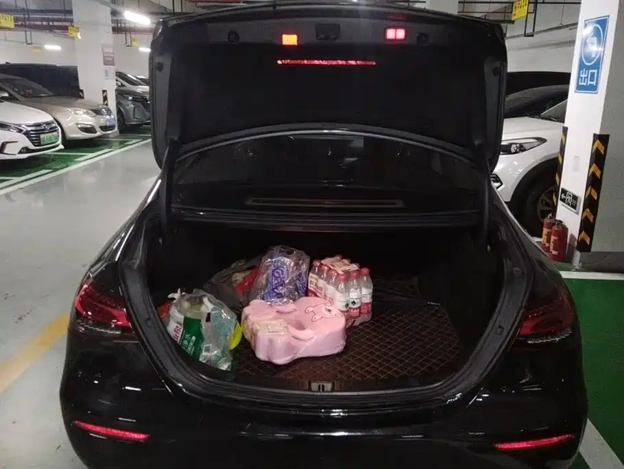 Mercedes-Benz E-Class — миниатюра 4
