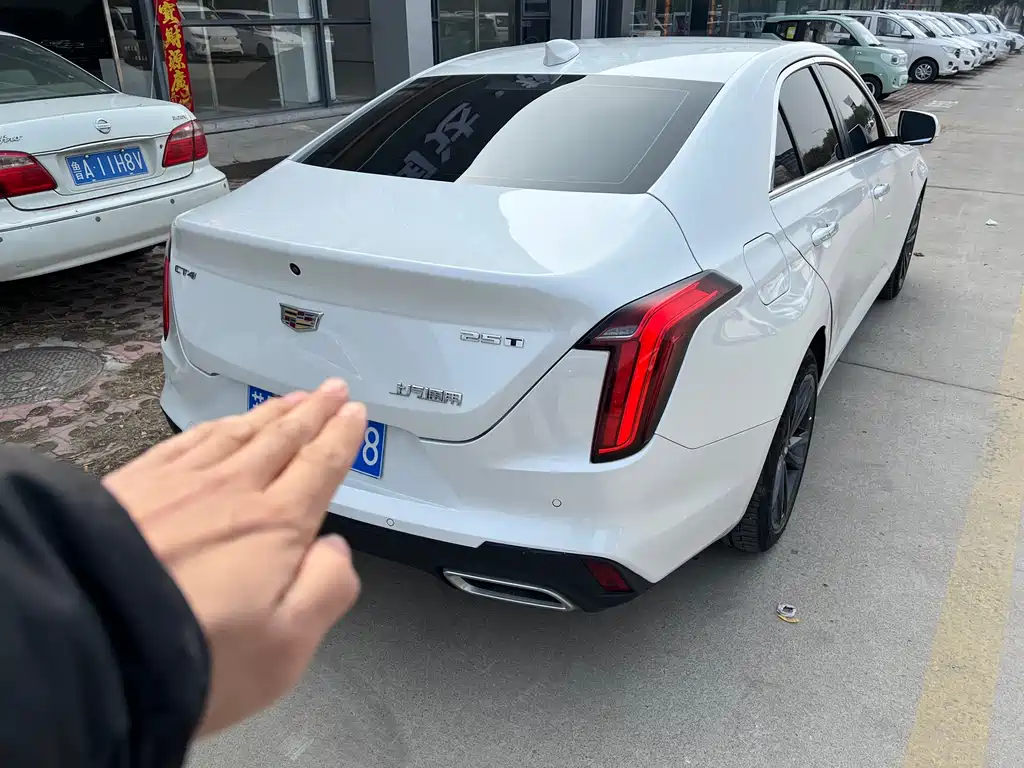 CADILLAC CT4