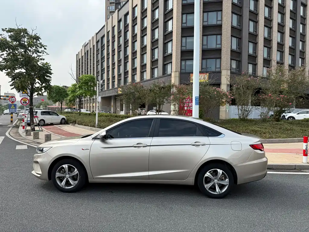 Geely Emgrand GL — миниатюра 5