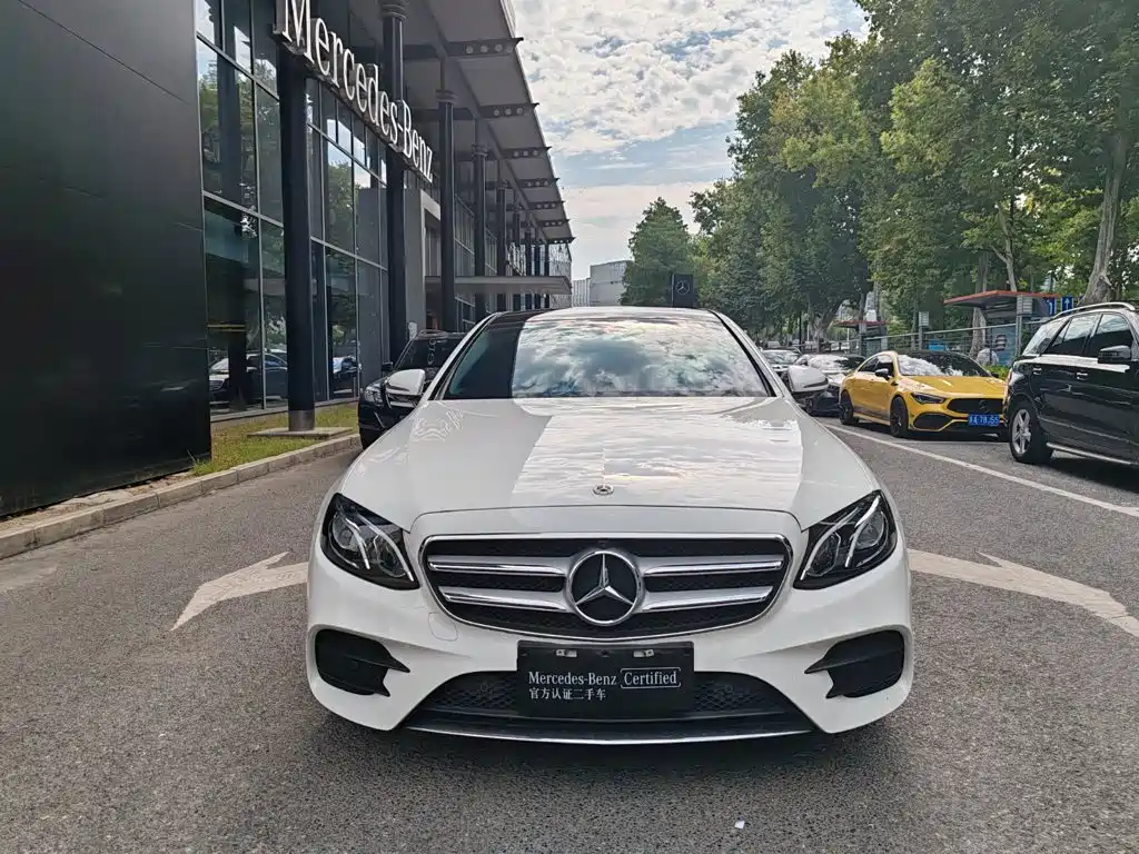 Mercedes-Benz E-Class — миниатюра 5