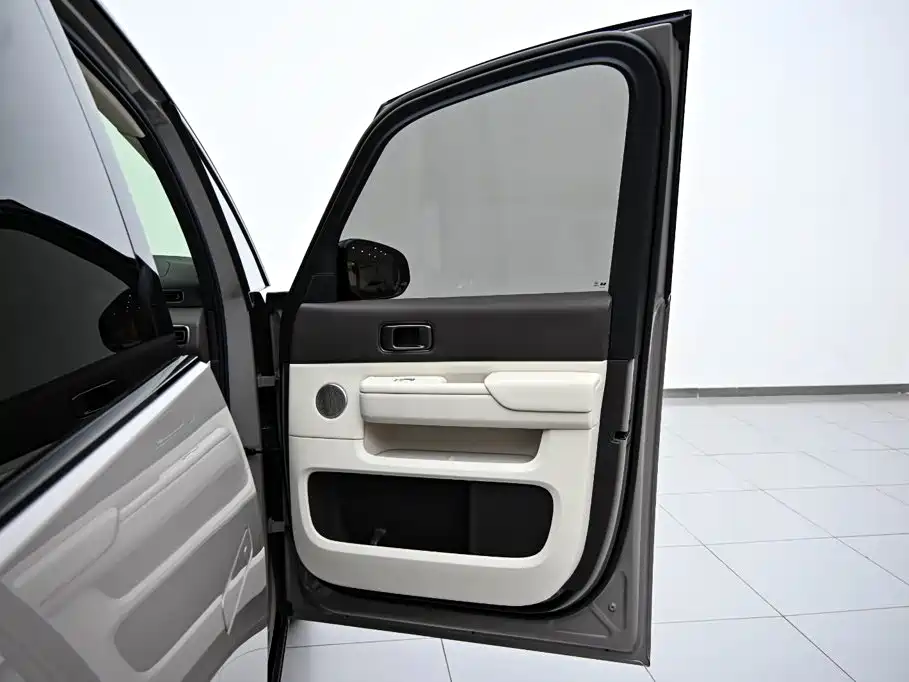 Li Auto Li MEGA — миниатюра 23
