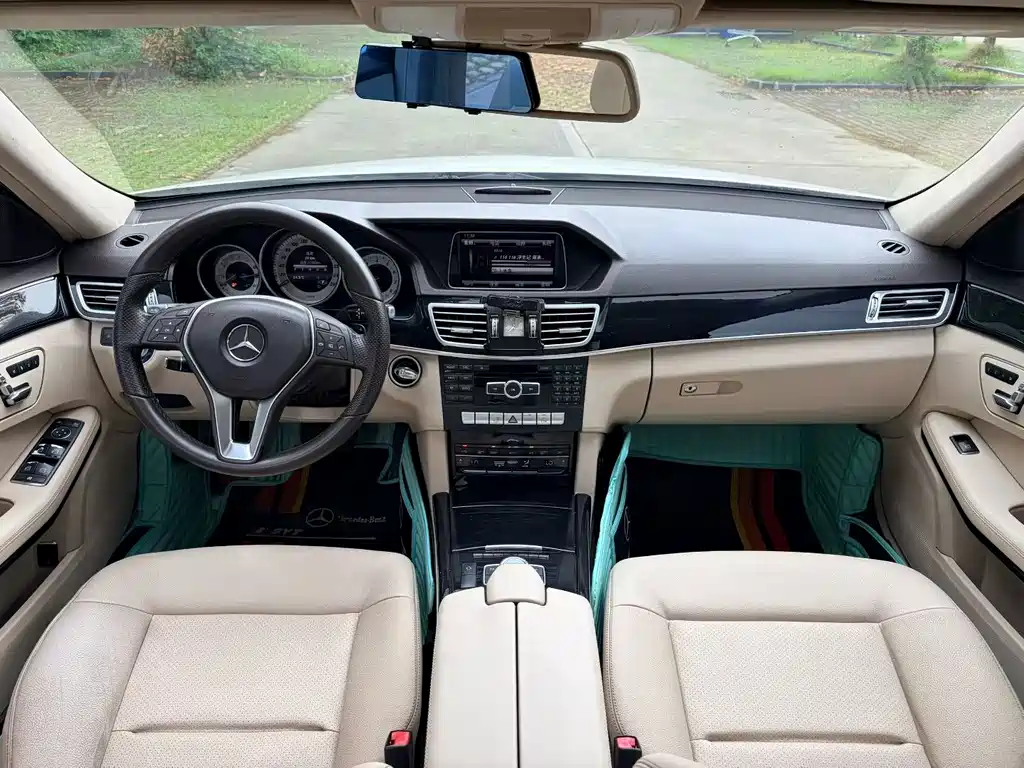 Mercedes-Benz E-Class — миниатюра 4