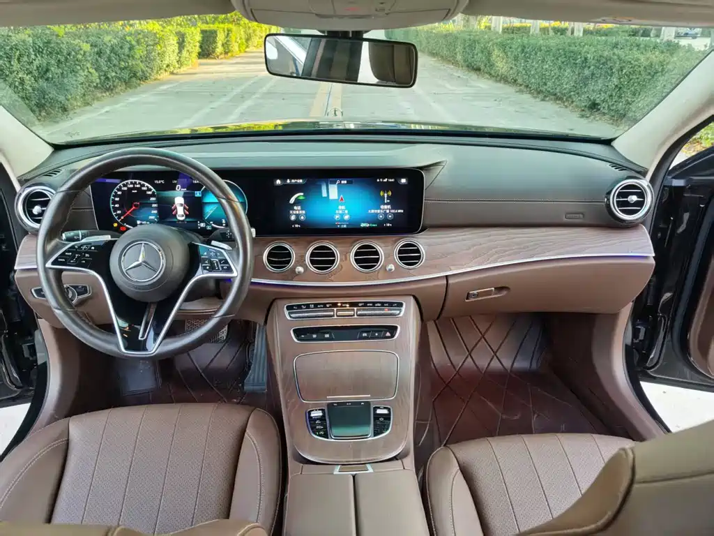 MERCEDES-BENZ E CLASS