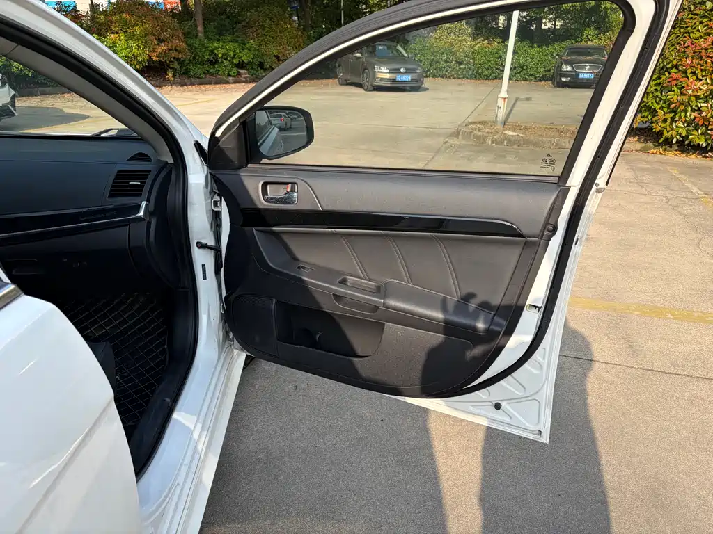 Mitsubishi Lancer EX Fashion Edition 1.8L CVT Luxury Type, фото 11