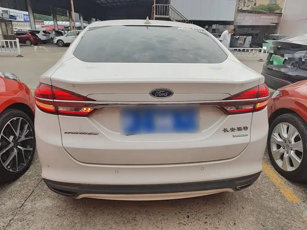 Ford Mondeo — миниатюра 6