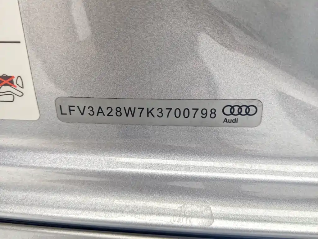 Audi A4L — миниатюра 4