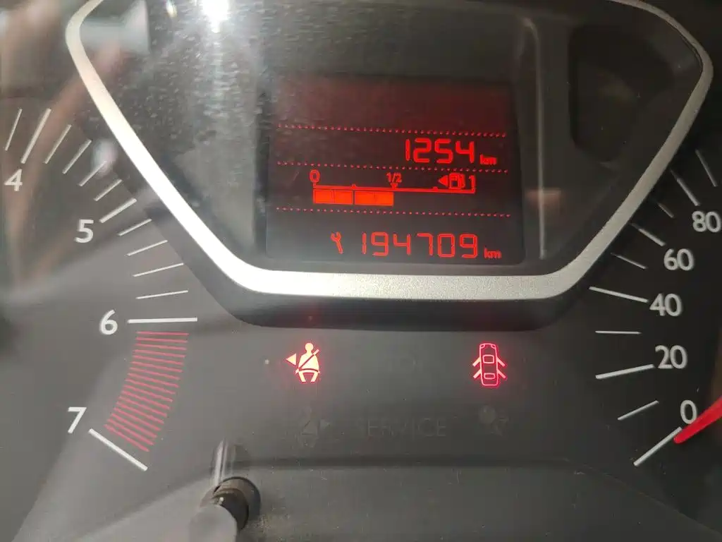 Citroen Elysee — миниатюра 13