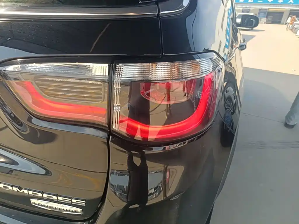 Jeep Compass — миниатюра 8