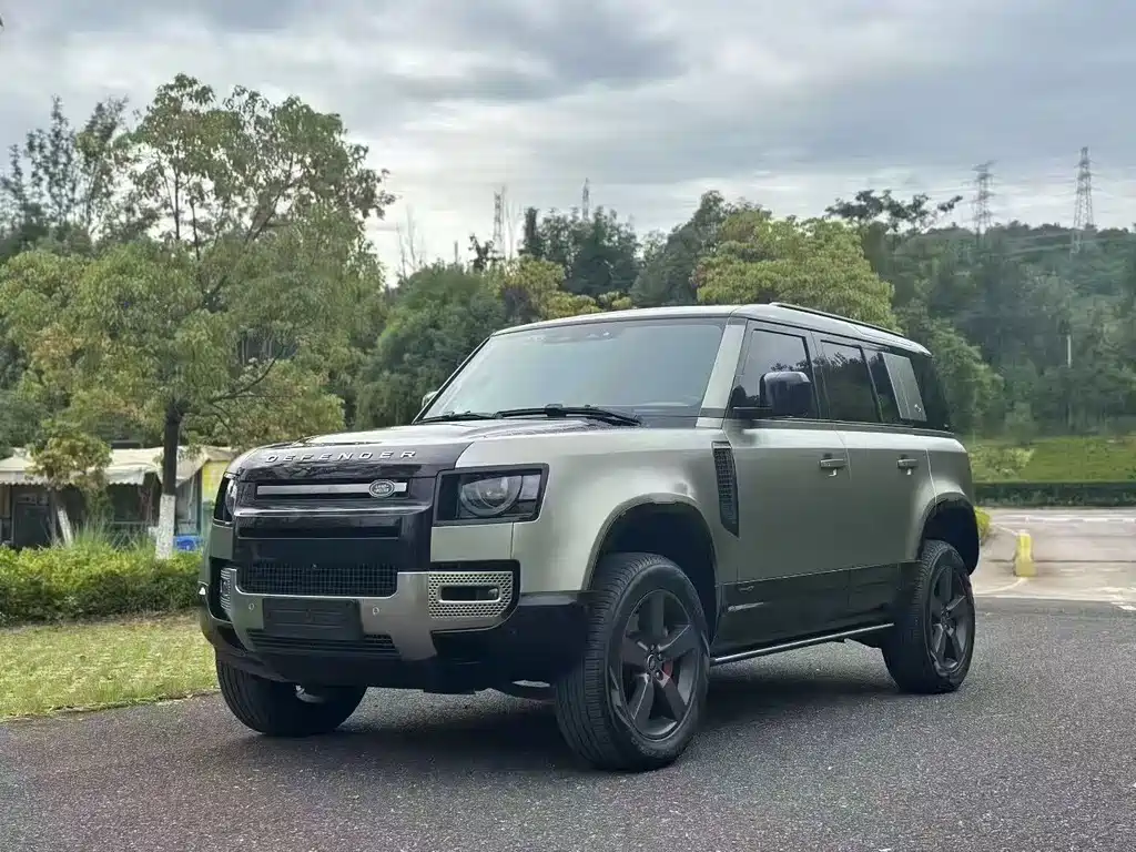 Land Rover Defender 2023