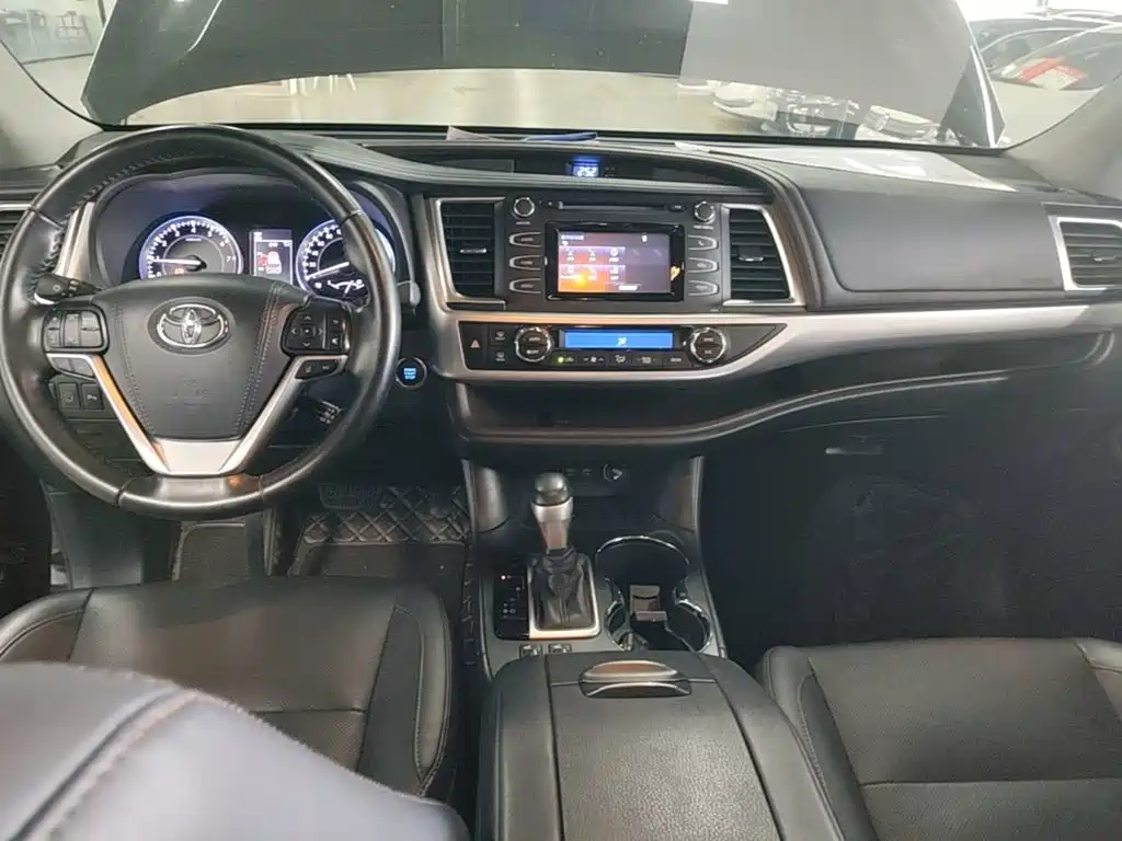 Toyota Highlander — миниатюра 10