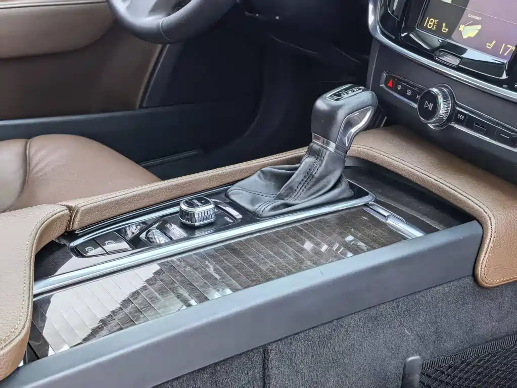Volvo S90 — миниатюра 4