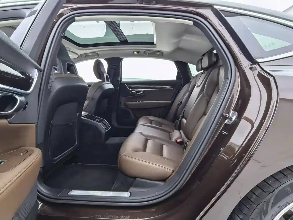 Volvo S90 — миниатюра 14