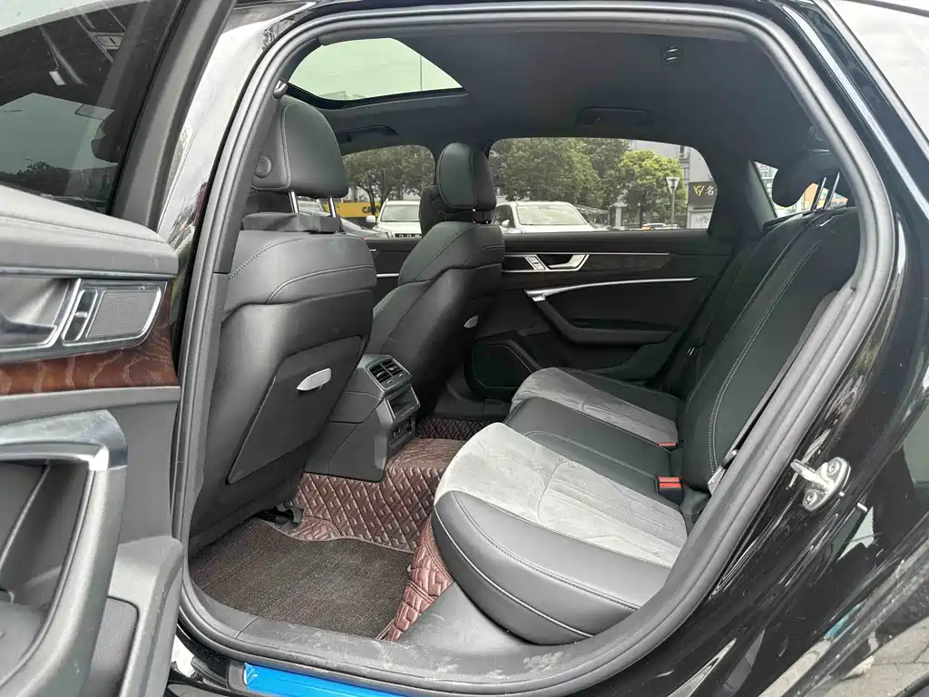 Audi A6L — миниатюра 6