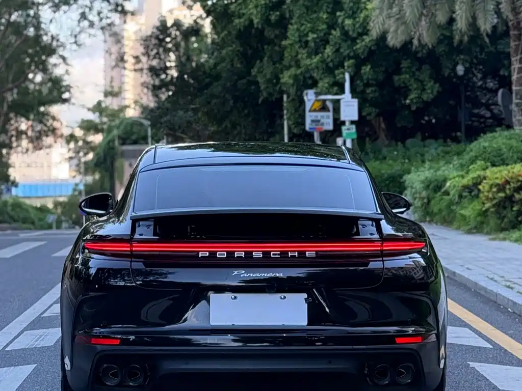 PORSCHE PANAMERA