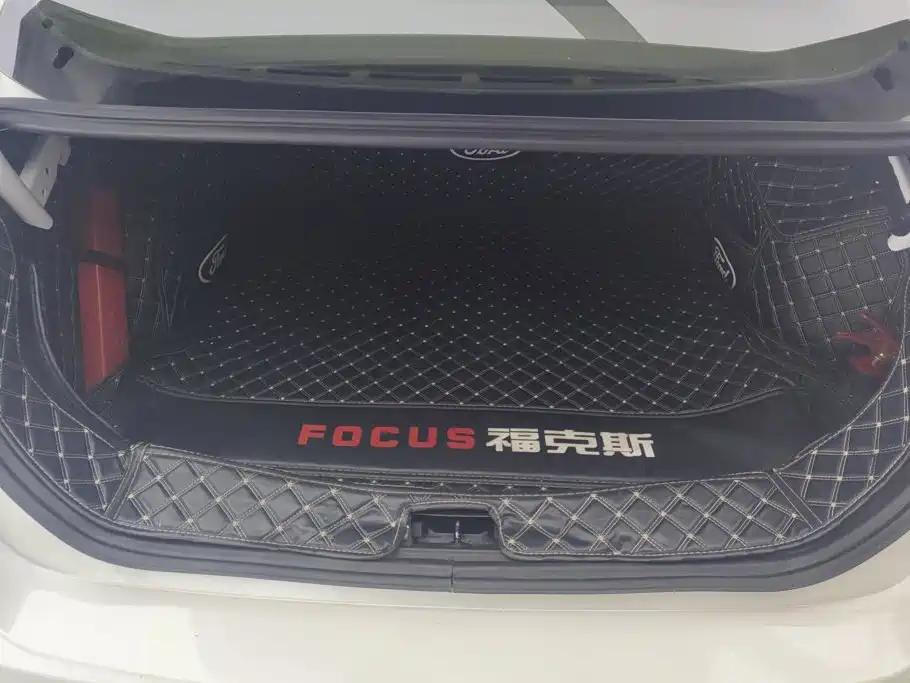 Ford Focus — миниатюра 4