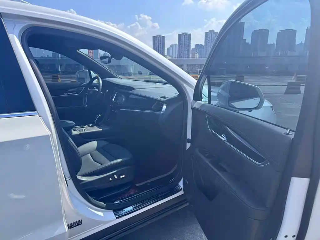 Cadillac XT6 — миниатюра 8