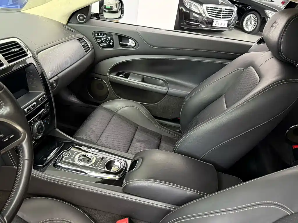 Jaguar XK — миниатюра 6