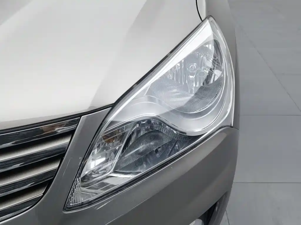 Hyundai Elantra — миниатюра 7
