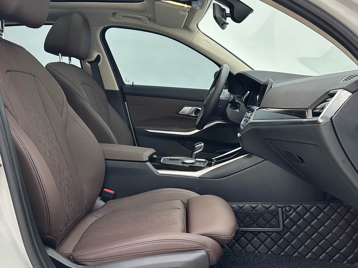 BMW 3 Series 2.0 л 2022 г. Белый, пробег 2200 км