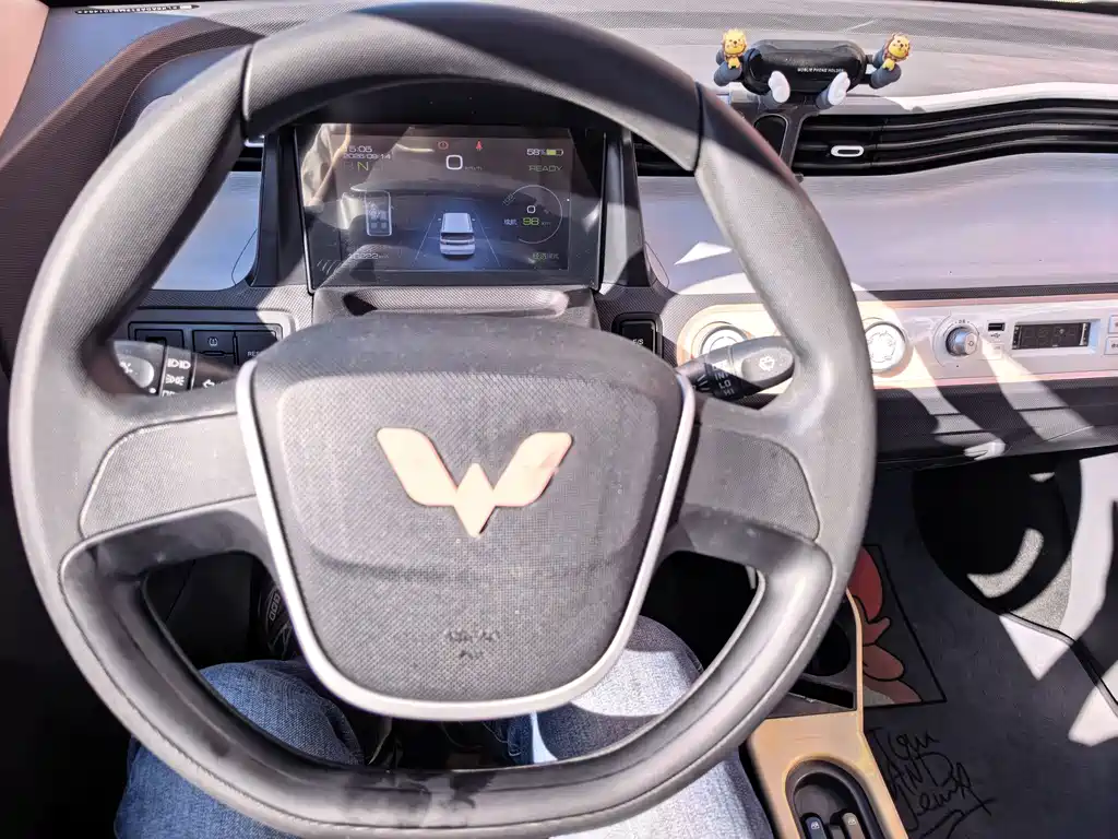 Wuling MINIEV — миниатюра 3