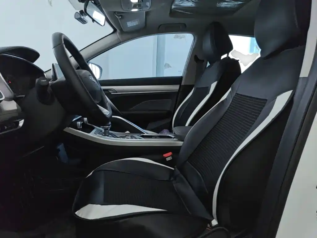 Geely Binyue — миниатюра 15