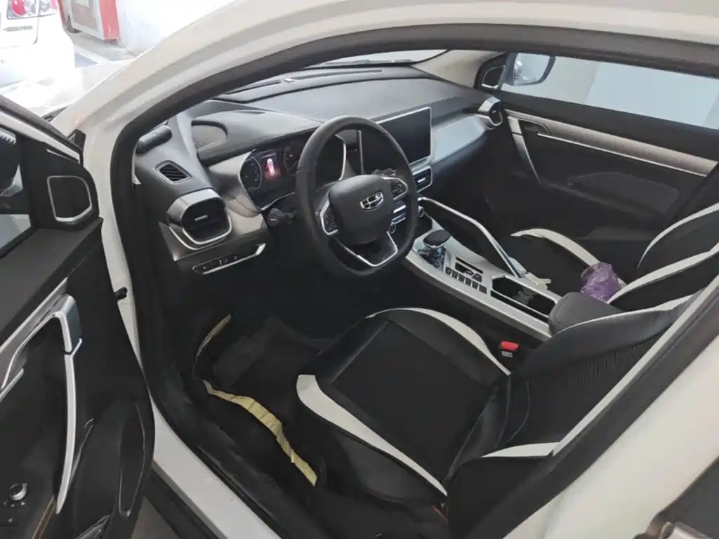 Geely Binyue — миниатюра 16