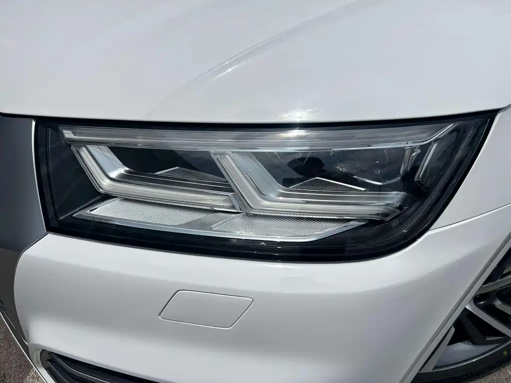 Audi Q5L — миниатюра 10