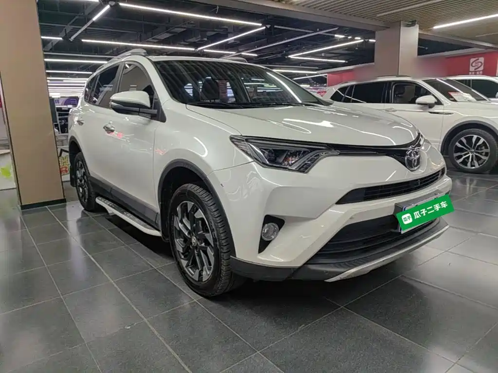 Toyota RAV4 — миниатюра 4