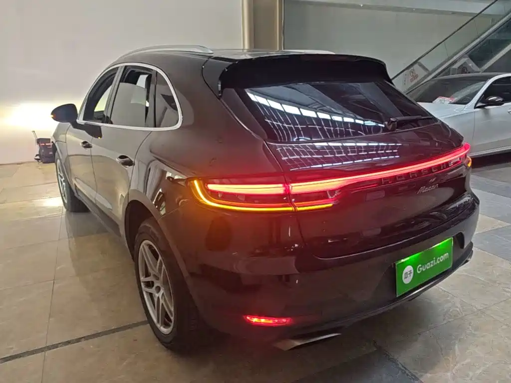 Porsche Macan — миниатюра 5
