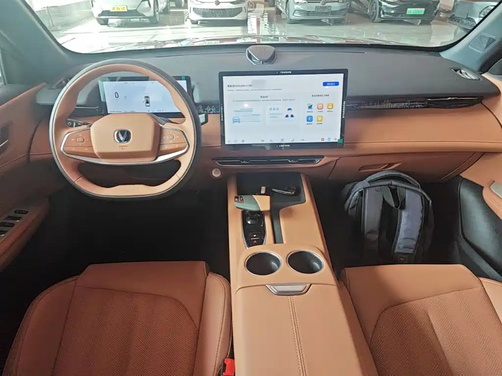 Changan UNI-Z New Energy — миниатюра 10
