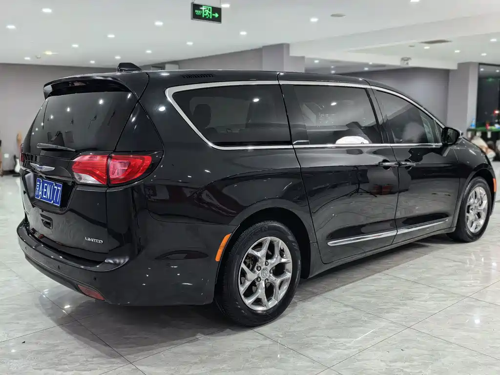 Chrysler Grand Voyager (Import) — миниатюра 8