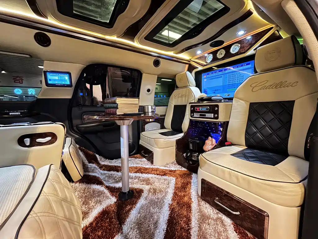 Cadillac Escalade — миниатюра 26