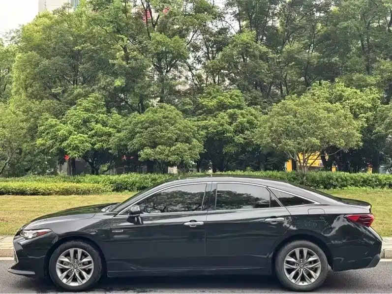 Toyota Avalon — миниатюра 3