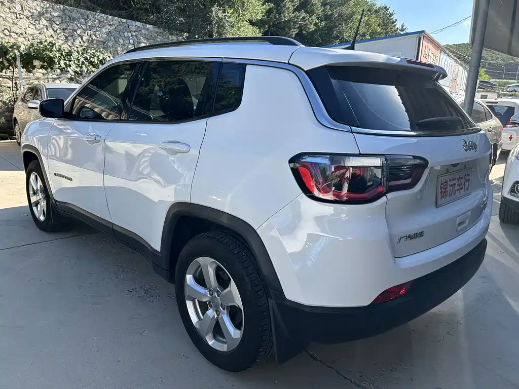 Jeep Compass — миниатюра 9