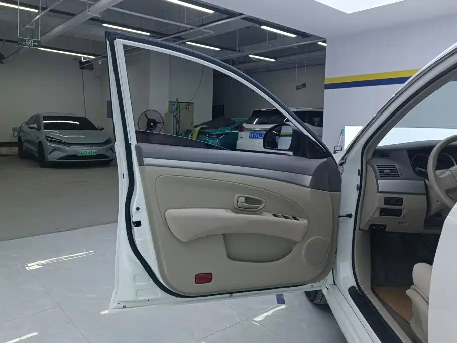 Nissan Sylphy — миниатюра 7
