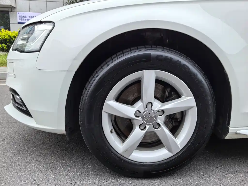 Audi A4L — миниатюра 4
