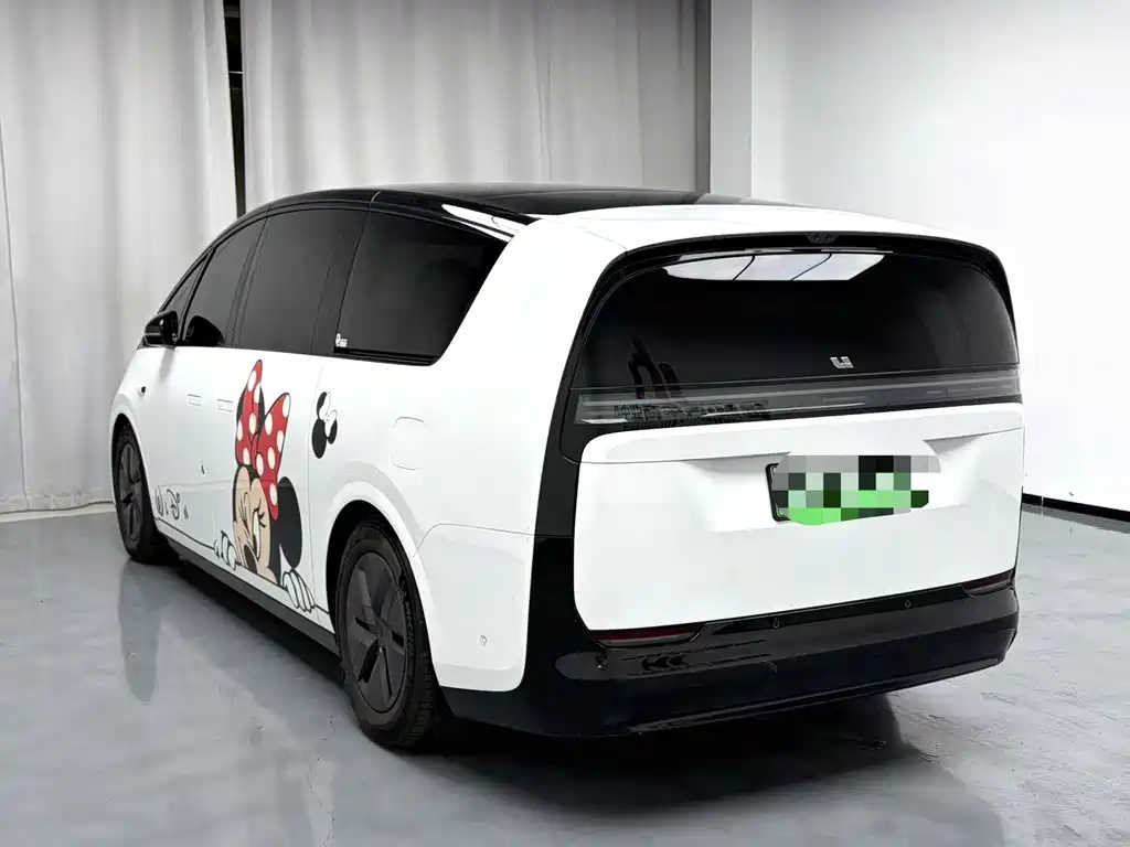 Li Auto MEGA 2024 Ultra