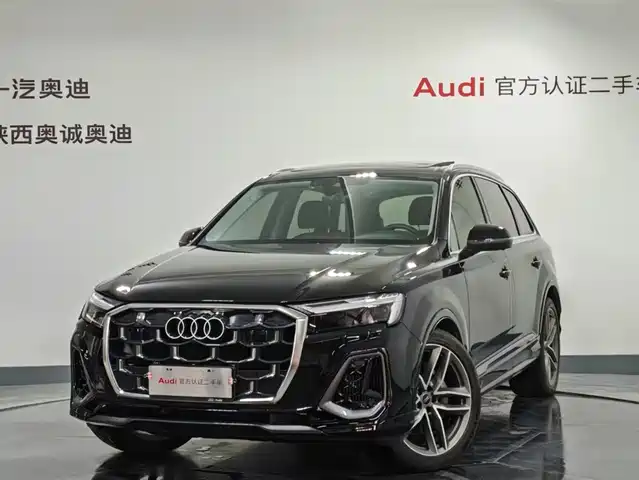 AUDI  Q7 2024