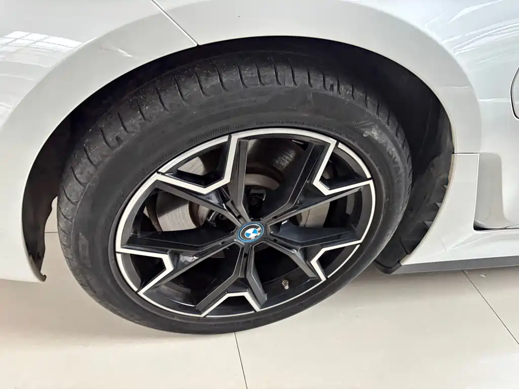 BMW i3 2023 eDrive 40 L