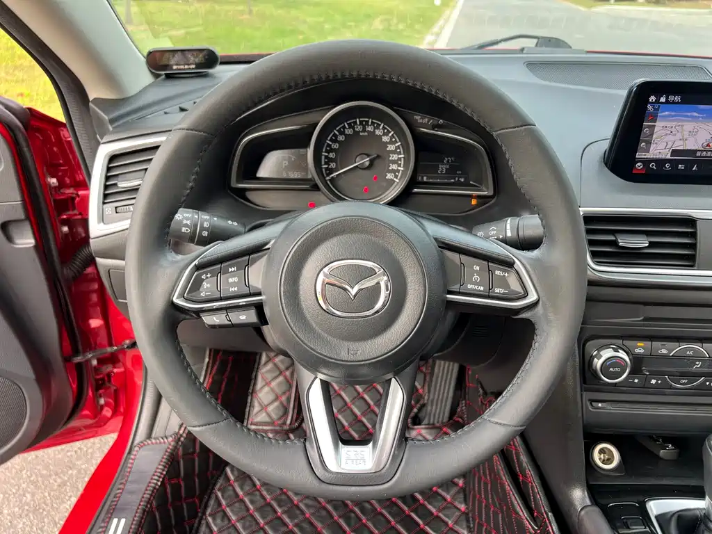 Mazda 3 Axela — миниатюра 13