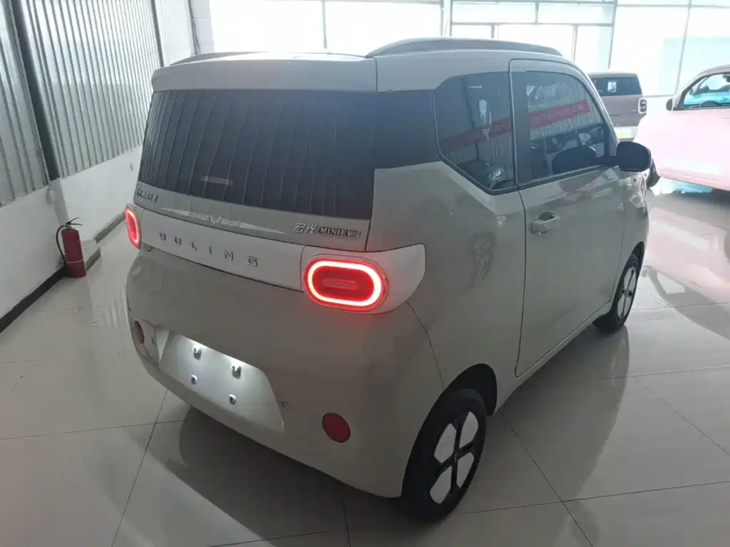 Wuling MINIEV — миниатюра 7