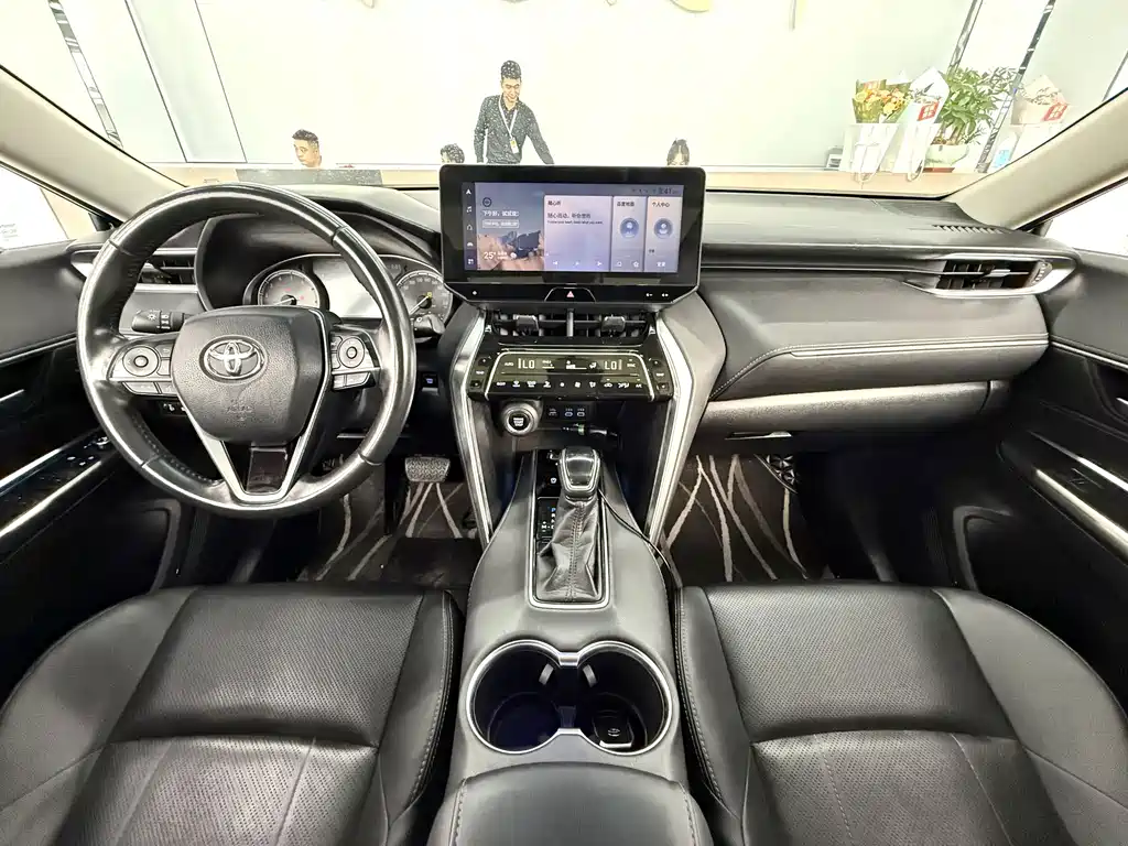 Toyota Harrier — миниатюра 6