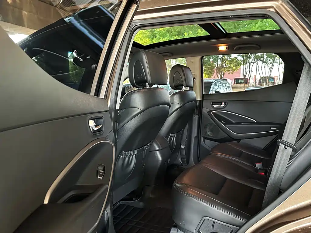 Hyundai Santa Fe (Import) — миниатюра 13