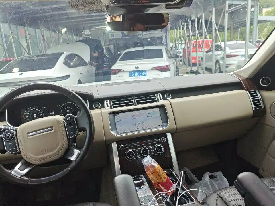 Land Rover Range Rover — миниатюра 7