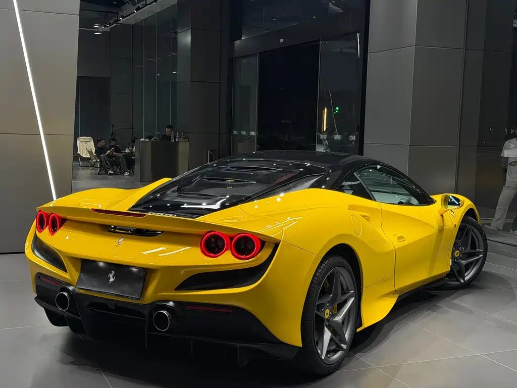 Ferrari F8 2019 Tributo 3.9T V8